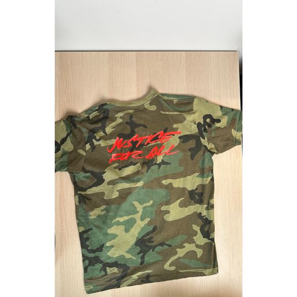 Supreme Futura Logo Tee Woodland Camo - Size M - NEW - Picture 3 of 8